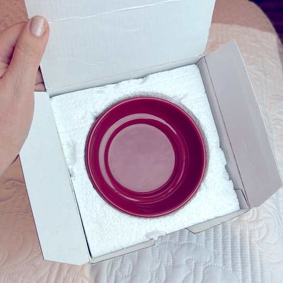 Scentsy Warmer Prancer Full Size Red Wax Warmer With wax melt EUC in box no bulb - Picture 15 of 17